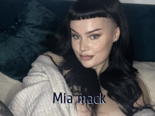 Mia_mack