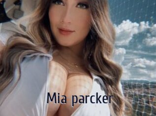 Mia_parcker