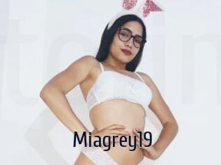 Miagrey19