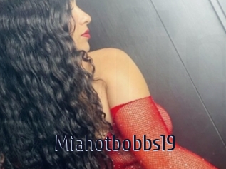 Miahotbobbs19