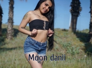 Moon_danii
