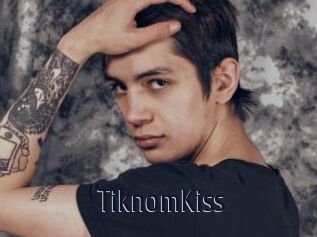 TiknomKiss