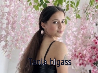 Tania_bigass